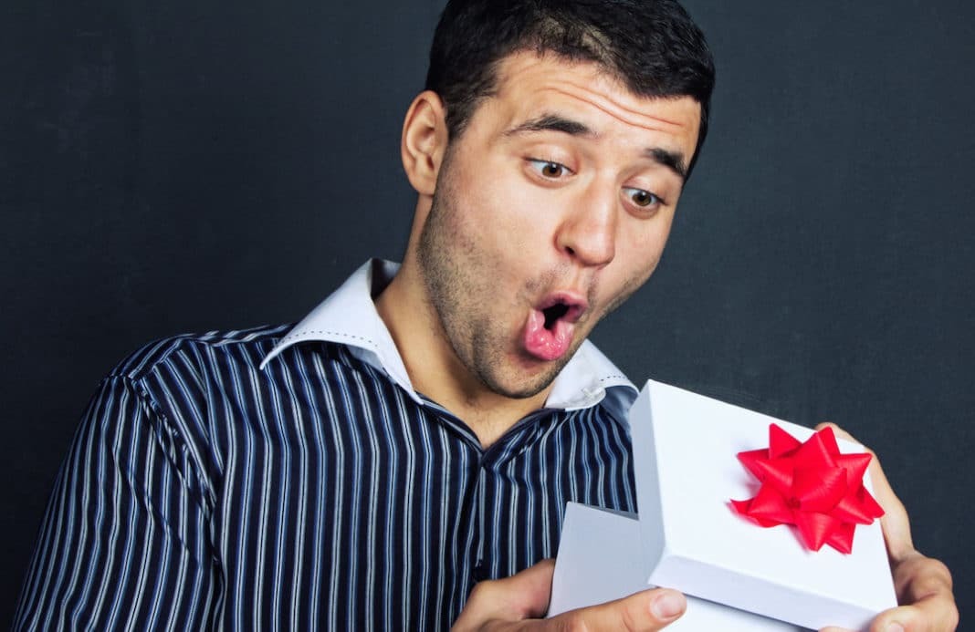 15-unique-housewarming-gifts-for-guys